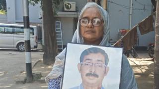 ভাইয়ের আশায় এখনও অপেক্ষা করছেন মারুফা ইসলাম।
