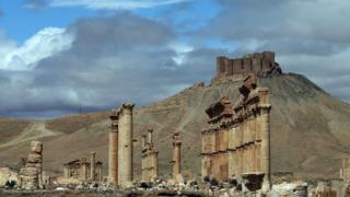 A 13th Century castle, known as Qalaat Shirkuh or Qalaat Ibn Maan, sits above the ruins of Palmyra (2014)
