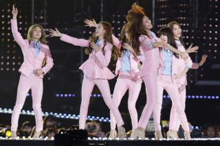 Южнокорейская поп-группа Girls Generation выступит на сцене во время 20th Dream Concert 7 июня 2014 года в Сеуле, Южная Корея.