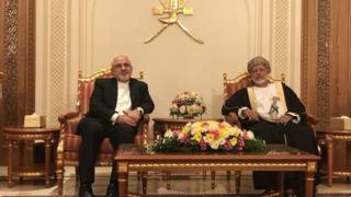 وزیر خارجه ایران در این سفر کوتاه با یوسف بن علوی، همتای عمانی خود هم دیدار کرده است