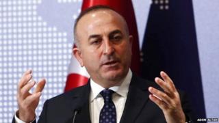Wasiirka arrimaha Mevlut Cavusoglu