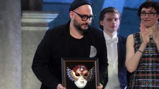 Кирилл Серебренников с премией "Золотая Маска"