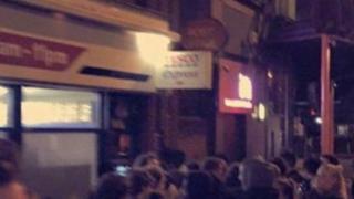 Tesco cash machine queue