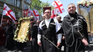 هزاران نفر در تفلیس علیه حقوق همجنسگرایان تظاهرات کردند
