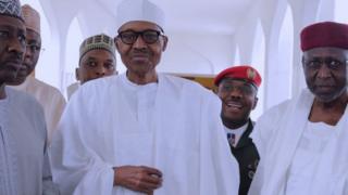 Madaxweyne Buhari oo berendaha masaajidka taagan