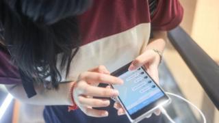 akıllı telefon ve kadın