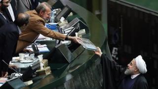روحانی در مجلس