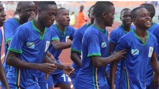 Abakinyi ba Serengeti Boys ba Tanzania bariko barigina igitego