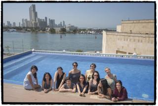 Grupo de escritoras Bogotá39 fotografiadas en el Hay Festival Cartagena. Son, de izq. a der.: Liliana Colanzi, de Bolivia; Mariana Torres, de Brasil; Samanta Schweblin. de Argentina; Laia Jufresca, de México; María José Caro, de Perú; Lola Copacabana, de Argentina; Natalia Borges Polesso, de Brasil; Gabriela Jáuregui, de México; Mónica Ojeda, de Ecuador; Luciana Sousa, de Argentina y Claudia Ulloa, de Perú.