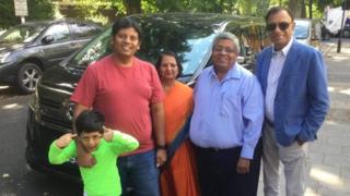 உலகக் கோப்பை கிரிக்கெட்: சிங்கப்பூரிலிருந்து இங்கிலாந்துக்கு காரில் பயணம் செய்த குடும்பம்