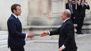 Эммануэль Макрон и Владимир Путин