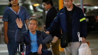 Alberto Fujimori a la salida del hospital