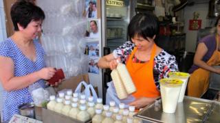 Жінка, молока