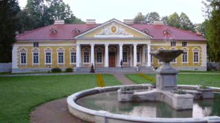 Кріпосна