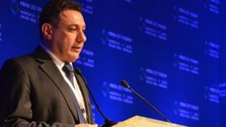 نزار زکا در حالی که به دعوت دولت ایران برای سخنرانی به تهران رفته بود بازداشت شد