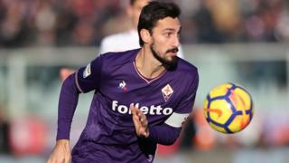 Des milliers de personnes ont rendu un dernier hommage à Astori à Florence.