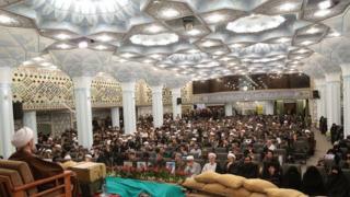 یکی از سالنهای "موسسه امام خمینی" که محمد تقی مصباح یزدی رئیس آن است