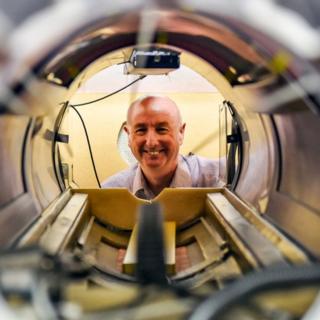 New scanner 'like 100 MRIs in one' developed in Aberdeen - BBC News