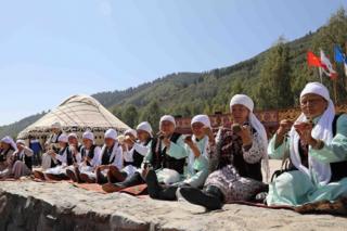 Койдун жүнүн кыргыздар боз үйдүн кийизине, шырдакка, кийим кече жасаганга кеңири колдонгон.