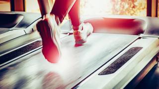 Mujer corriendo