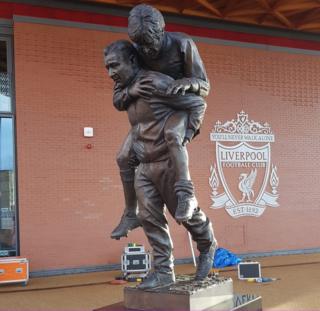 Bob Paisley statue