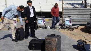 ተጓዓዝትን ኣባላት በረራን ኣብቲ መዕርፎ ነፈርቲ