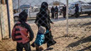 Woman and children who fled IS outpost in Syria, 17 Feb 19