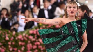 Miley Cyrus en la gala MET de 2019.