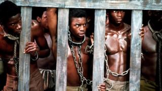 أنتجت أعمال درامية شهيرة حول قصص العبيد في الولايات المتحدة، بدءا من مسلسل "الجذور" التليفزيوني إلى فيلم "12 عاما من العبودية" ورواية "السكك الحديدية السرية"