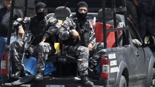 Comandos encapuchados del Sebin.
