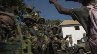 Militaires gambiens