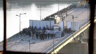 مسیر منتهی به منطقه سبز در بغداد که نهادهای دولتی در آن واقع است، مسدود شده است.