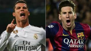 Mchezaji bora duniani Cristiano Ronaldo na aliyeuwa mchezaji bora Lionel Messi wa Barcelona