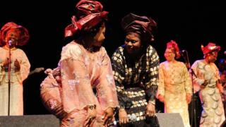 Awọn obinrin to n jo