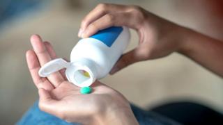 Антидепрессанты могут не только улучшать настроение, они влияют на поведение в целом, показывают исследования