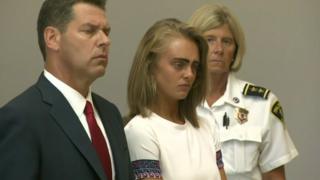 Michelle Carter kenan lokacin da ake yanke masa hukunci.