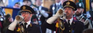 Горнисты исполнили одну из самых известных в мире траурных мелодий - "Последние почести"