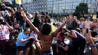 Kadınların üstsüz protestosu