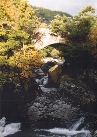 Pont Cyfyng ac Afon Lligwy, Capel Curig. Medi 1996.