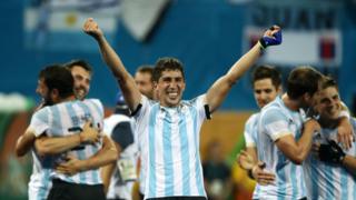 Argentina celebra oro en hockey sobre césped