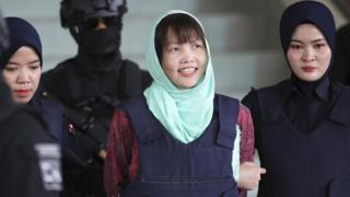 段氏香聽判後在押解下笑著走出沙亞南高等法庭(1/4/2019)