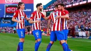 Les joueurs de l'Atlético jubilant lors de leur victoire 1 à 0 sur Eibar en championnat espagnol