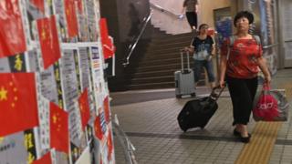 到访香港的旅客去年11月约265万人次,按年下跌超过一半,是2003年非典型肺炎疫情以来单月最大跌幅。