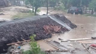 Tsunami menerjang beberapa wilayah pantai di Selat Sunda