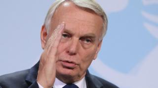 Jean-Marc Ayrault face aux médias lors d'une visite à Berlin, le 15 novembre 2012.