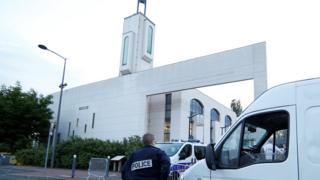 الشرطة بموقع الحادث