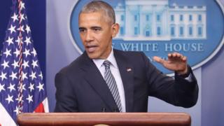 Barack Obama hablando en la conferencia de prensa.