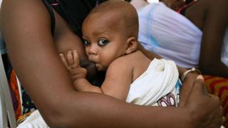 L'allaitement exclusif au sein durant les 6 premiers mois de la vie d'un enfant lui donne une croissance et un développement optimaux.