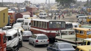 Hold up for Lagos road