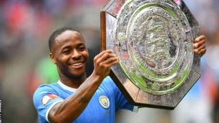Raheem Sterling akibeba kombe la Community Shield